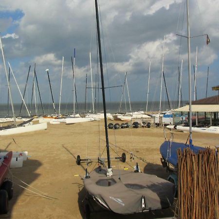 Malibu Beach Koksijde Kültér fotó